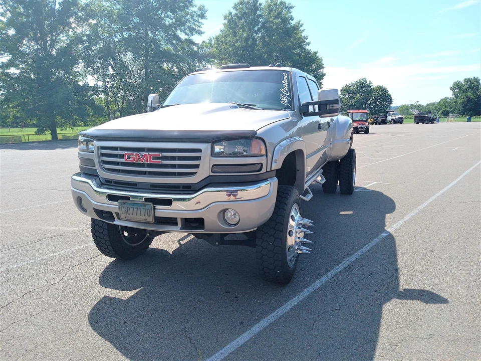 2005 GMC Sierra Heavy Duty 2nd Gen - Image 6 of 31