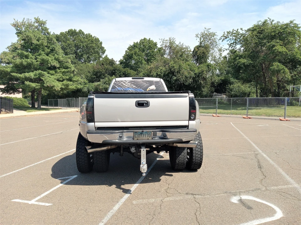 2005 GMC Sierra Heavy Duty 2nd Gen - Image 12 of 31