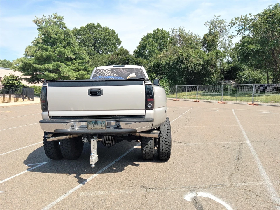 2005 GMC Sierra Heavy Duty 2nd Gen - Image 13 of 31