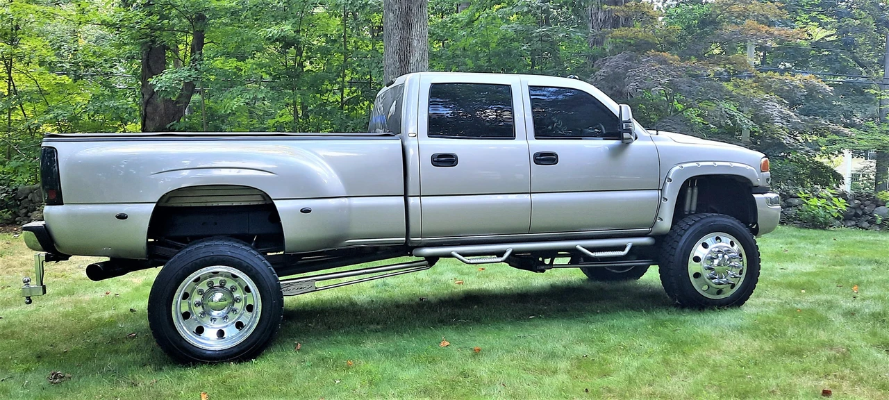 2005 GMC Sierra Heavy Duty 2nd Gen - Image 28 of 31