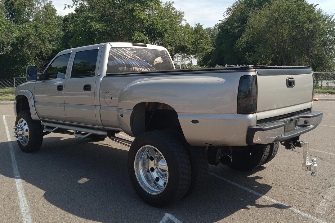 2005 GMC Sierra Heavy Duty 2nd Gen - Image 9 of 31