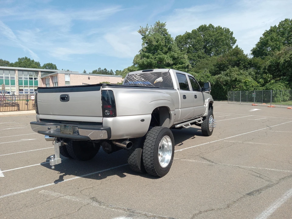 2005 GMC Sierra Heavy Duty 2nd Gen - Image 14 of 31