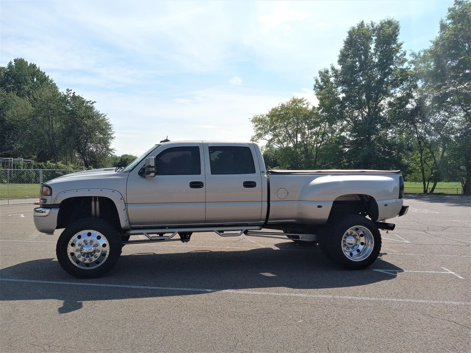 2005 GMC Sierra Heavy Duty 2nd Gen - Image 8 of 31