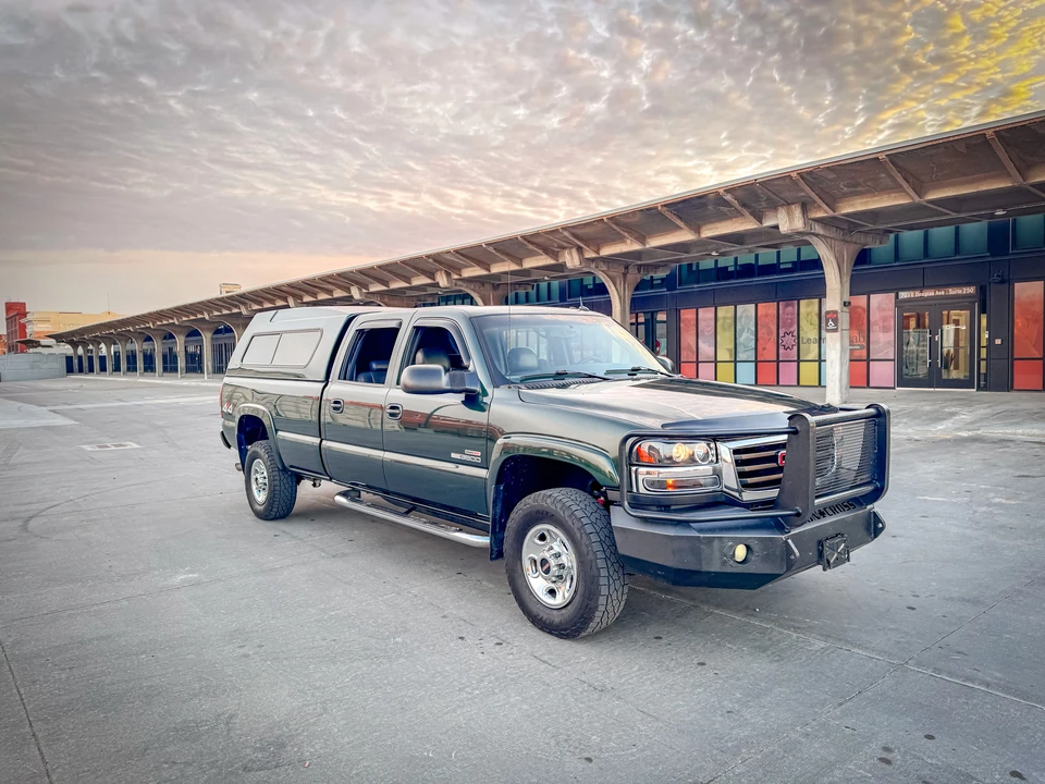 2005 GMC Sierra Heavy Duty 2nd Gen - Image 11 of 31
