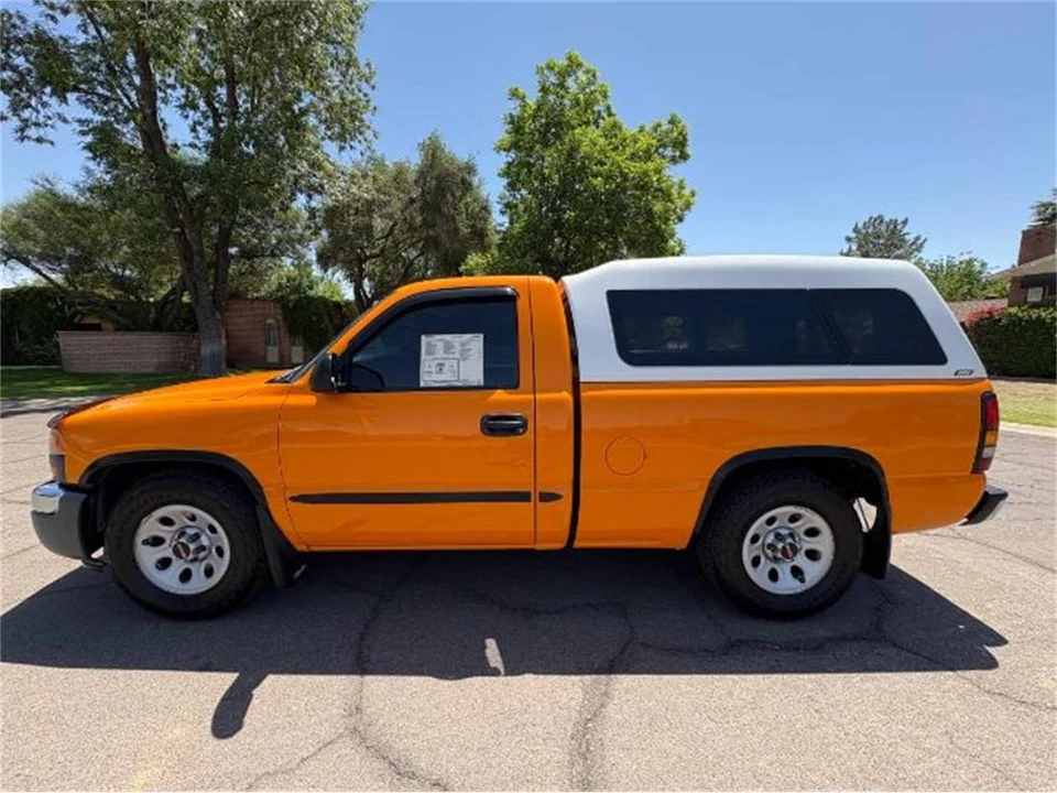 2005 GMC Sierra 2nd Gen - Image 17 of 19