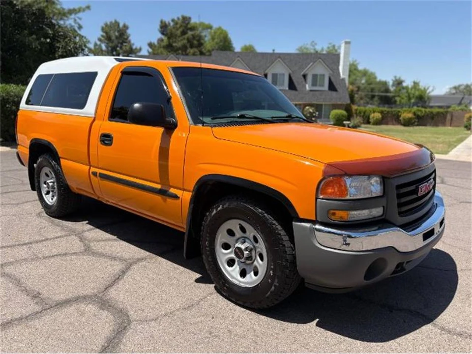 2005 GMC Sierra 2nd Gen - Image 10 of 19