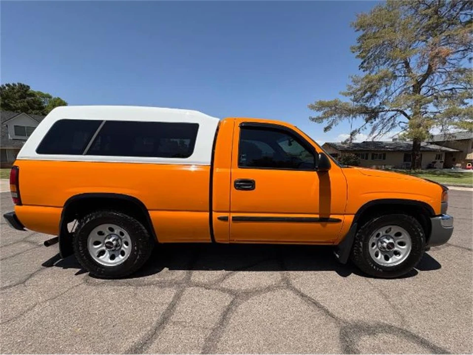 2005 GMC Sierra 2nd Gen - Image 11 of 19