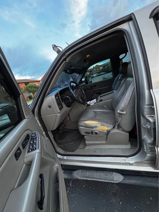 2005 GMC Sierra 2nd Gen - Image 3 of 5
