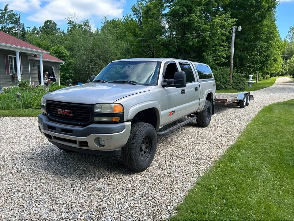 2005 GMC Sierra 2nd Gen - Image 2 of 20