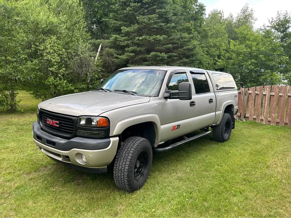 2005 GMC Sierra 2nd Gen - Image 14 of 20