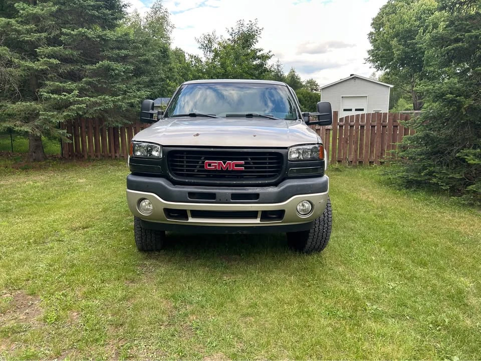 2005 GMC Sierra 2nd Gen - Image 13 of 20