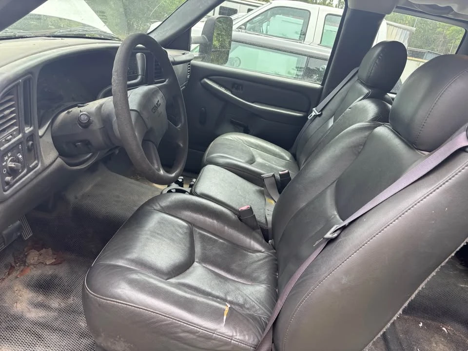 2005 GMC Sierra 2nd Gen - Image 3 of 7