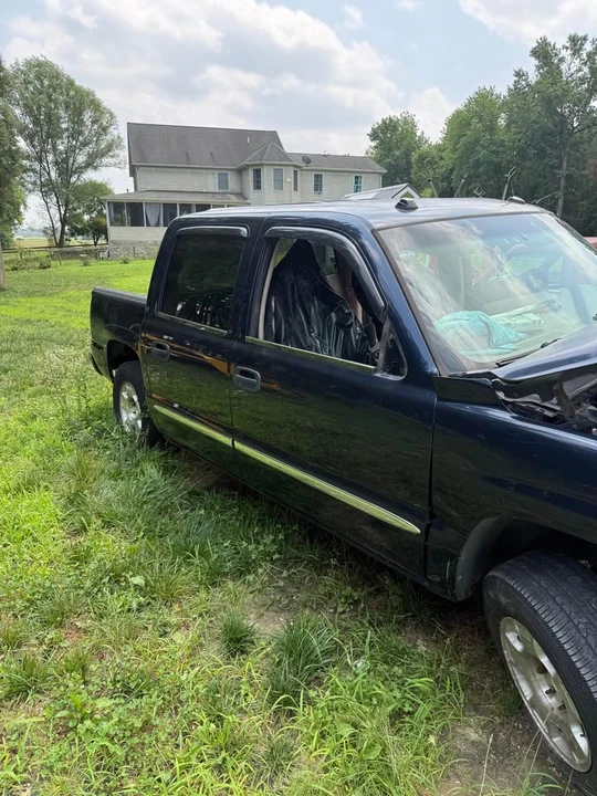 2005 GMC Sierra 2nd Gen - Image 10 of 13
