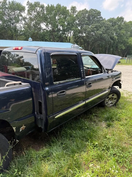 2005 GMC Sierra 2nd Gen - Image 11 of 13