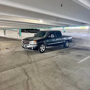 2005 GMC Sierra Classic 1500 Crew Cab SLT