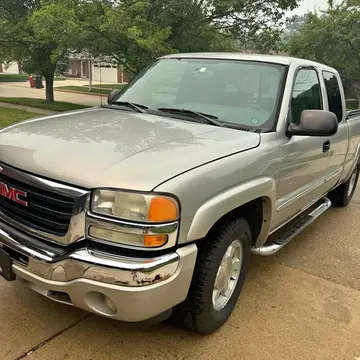 2005 GMC Sierra (Classic) 1500 Extended Cab SLE Pickup 4D 6 1/2 ft