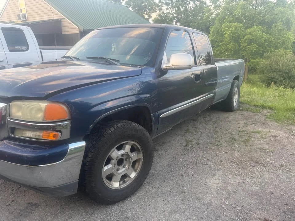 2005 GMC Sierra 2nd Gen - Image 6 of 15