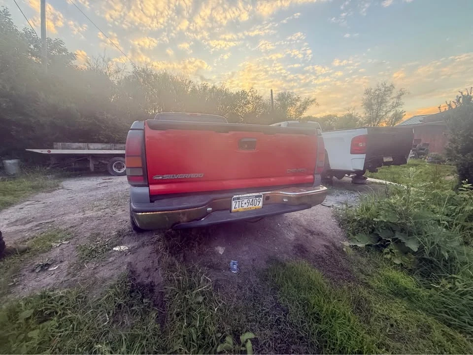 2005 GMC Sierra 2nd Gen - Image 11 of 15