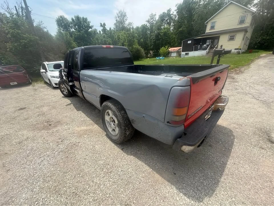 2005 GMC Sierra 2nd Gen - Image 7 of 15