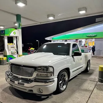 2005 GMC Sierra (Classic) 1500 Regular Cab SLE Pickup 2D 6 1/2 ft