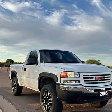 2005 GMC Sierra Classic 1500 Regular Cab Work Truck