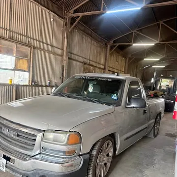 2005 GMC Sierra