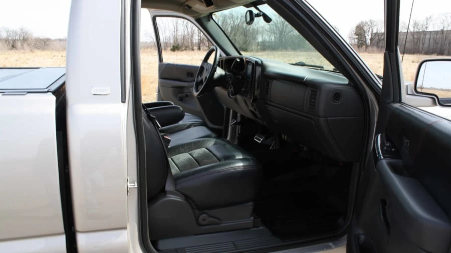2005 GMC Sierra 2nd Gen - Image 5 of 17