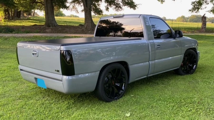 2005 GMC Sierra 2nd Gen - Image 3 of 12