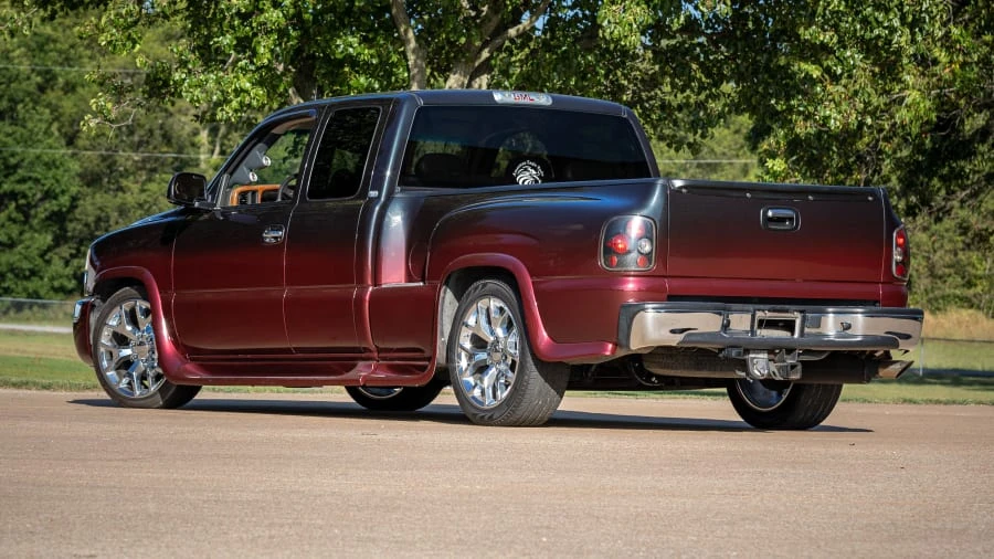2005 GMC Sierra 2nd Gen - Image 3 of 17