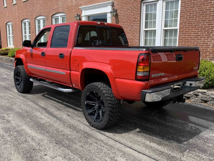 2005 GMC Sierra 2nd Gen - Image 3 of 8