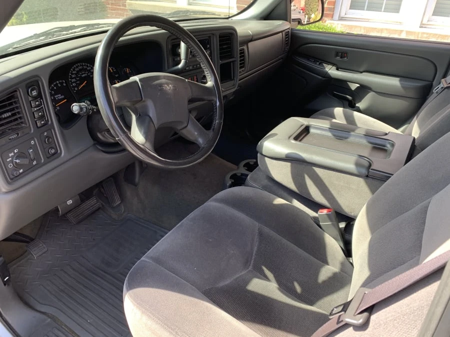 2005 GMC Sierra 2nd Gen - Image 4 of 8