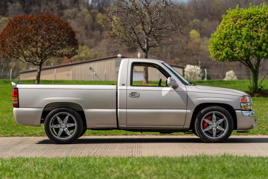 2005 GMC Sierra 2nd Gen - Image 11 of 24