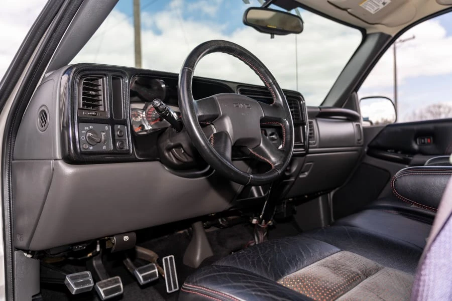 2005 GMC Sierra 2nd Gen - Image 16 of 24