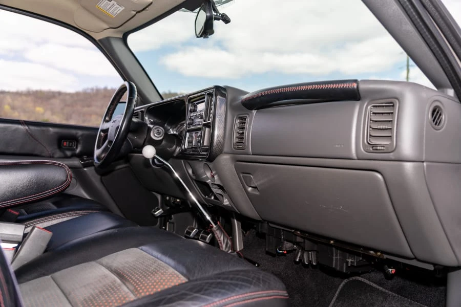 2005 GMC Sierra 2nd Gen - Image 14 of 24