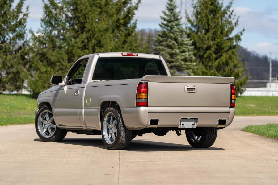 2005 GMC Sierra 2nd Gen - Image 5 of 24