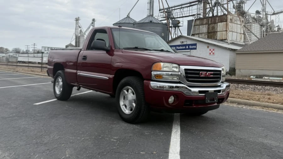2005 GMC Sierra 2nd Gen - Image 4 of 12