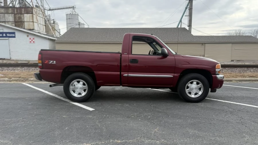 2005 GMC Sierra 2nd Gen - Image 5 of 12