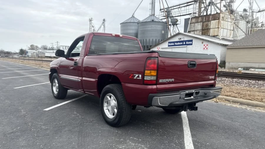 2005 GMC Sierra 2nd Gen - Image 6 of 12
