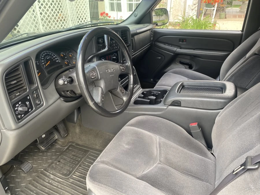 2005 GMC Sierra 2nd Gen - Image 10 of 14