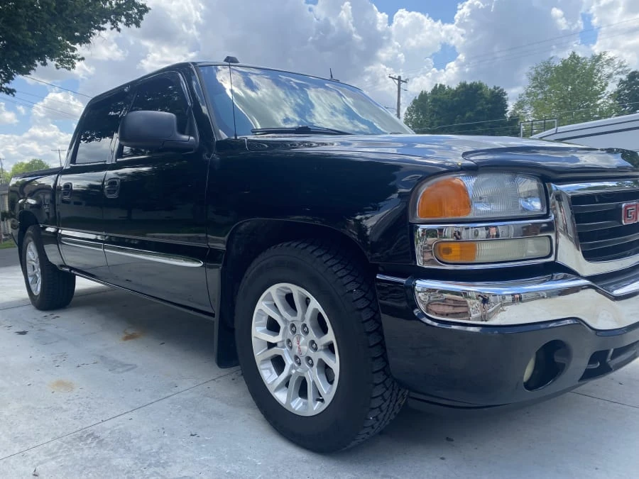 2005 GMC Sierra 2nd Gen - Image 4 of 14