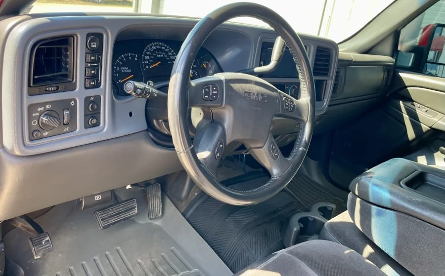 2005 GMC Sierra 2nd Gen - Image 8 of 12