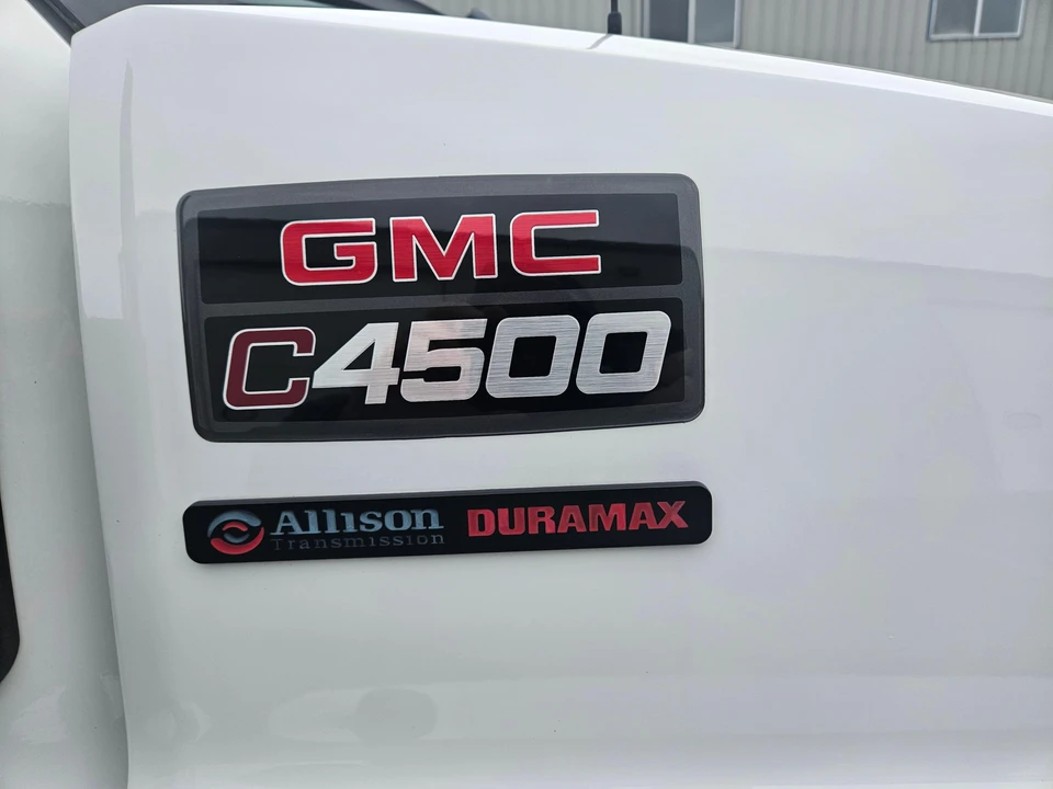 2005 GMC TopKick - Image 11 of 31