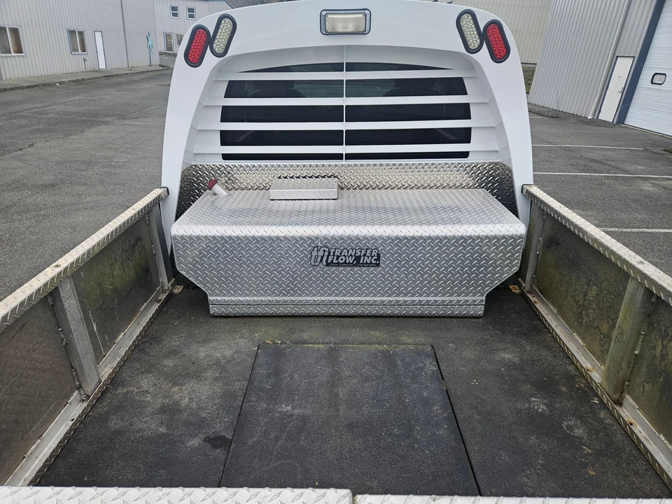 2005 GMC TopKick - Image 10 of 31