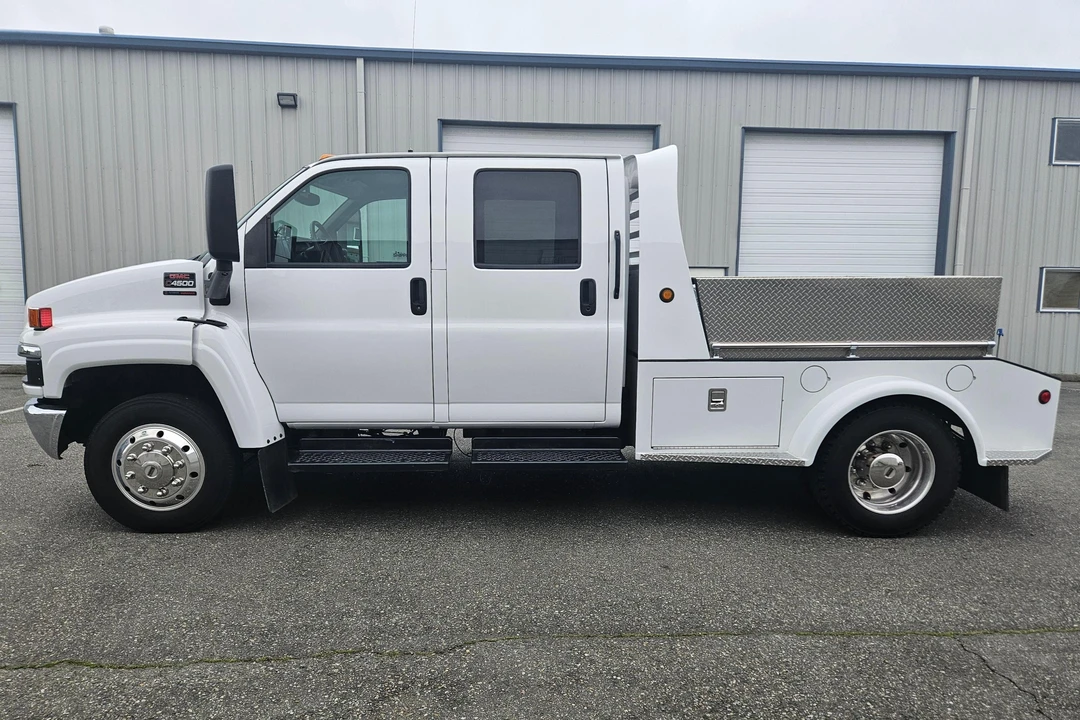 2005 GMC TopKick - Image 3 of 31