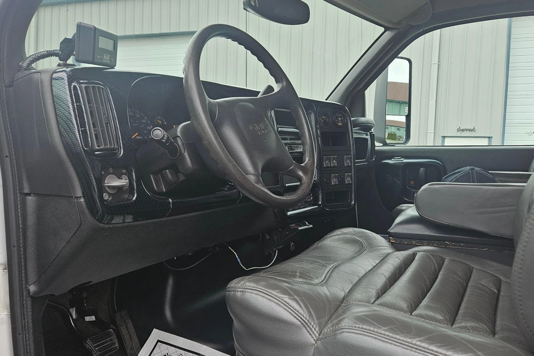 2005 GMC TopKick - Image 16 of 31