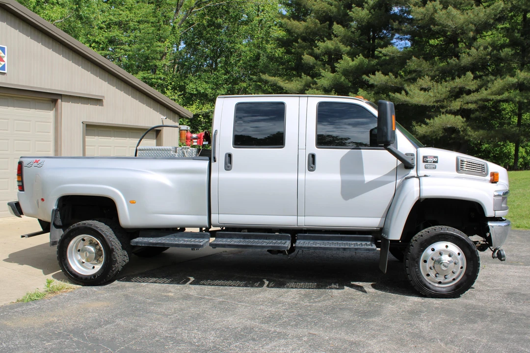 2005 GMC TopKick - Image 3 of 31
