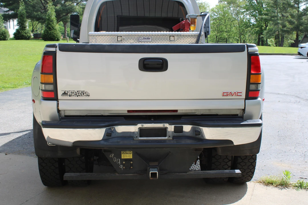2005 GMC TopKick - Image 7 of 31