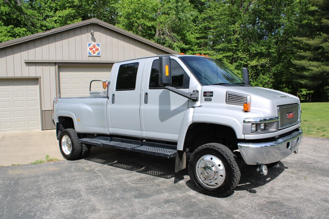 2005 GMC TopKick - Image 8 of 31