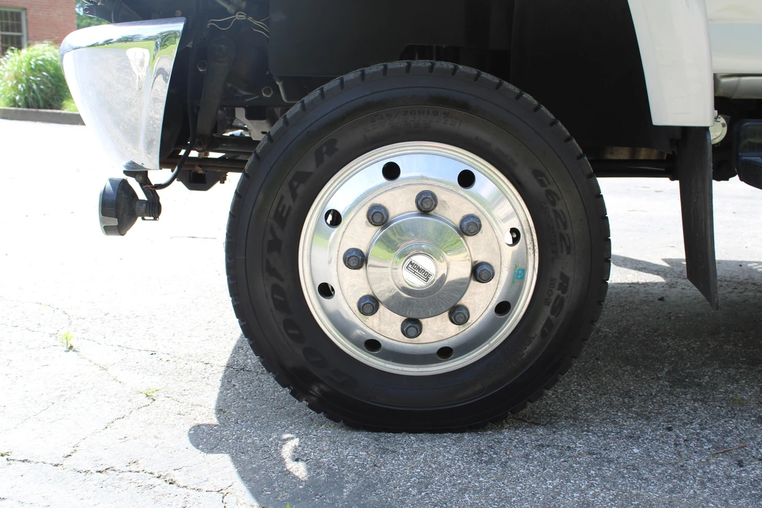 2005 GMC TopKick - Image 31 of 31