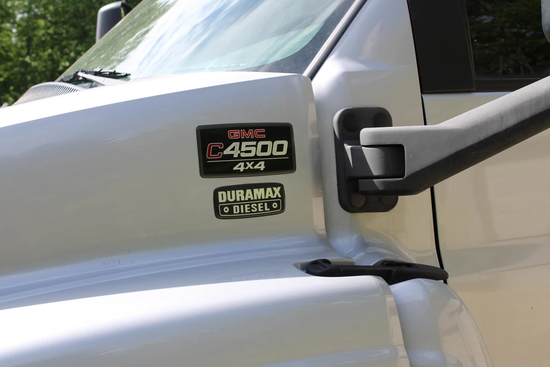 2005 GMC TopKick - Image 14 of 31